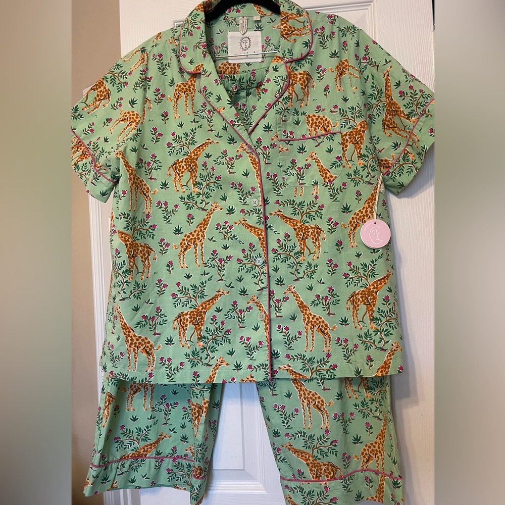 Printfresh Grazing Giraffe-short sleeve-cropped pant set- large